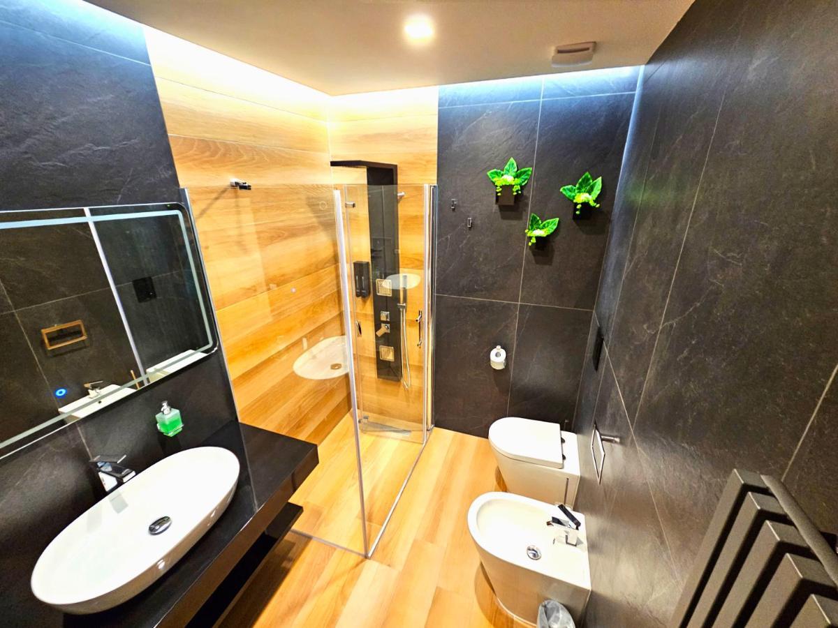 Trilogy Prestige - Central Premium Suites Lecce Ngoại thất bức ảnh