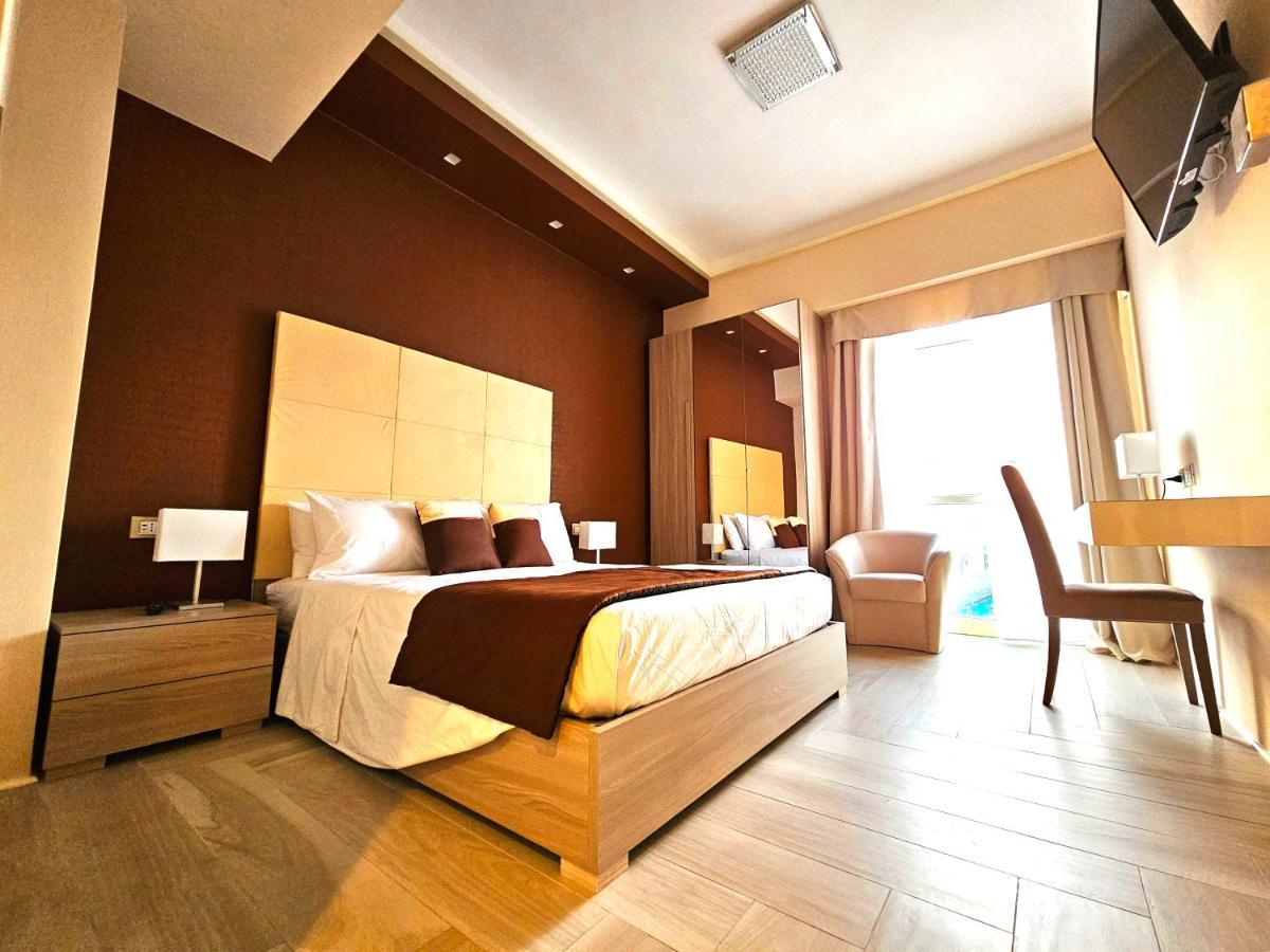 Trilogy Prestige - Central Premium Suites Lecce Ngoại thất bức ảnh