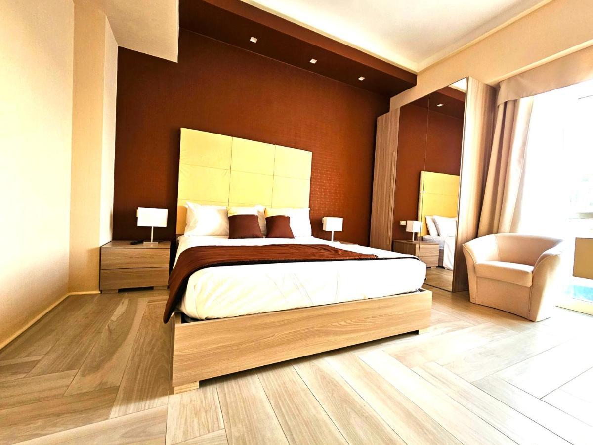 Trilogy Prestige - Central Premium Suites Lecce Ngoại thất bức ảnh